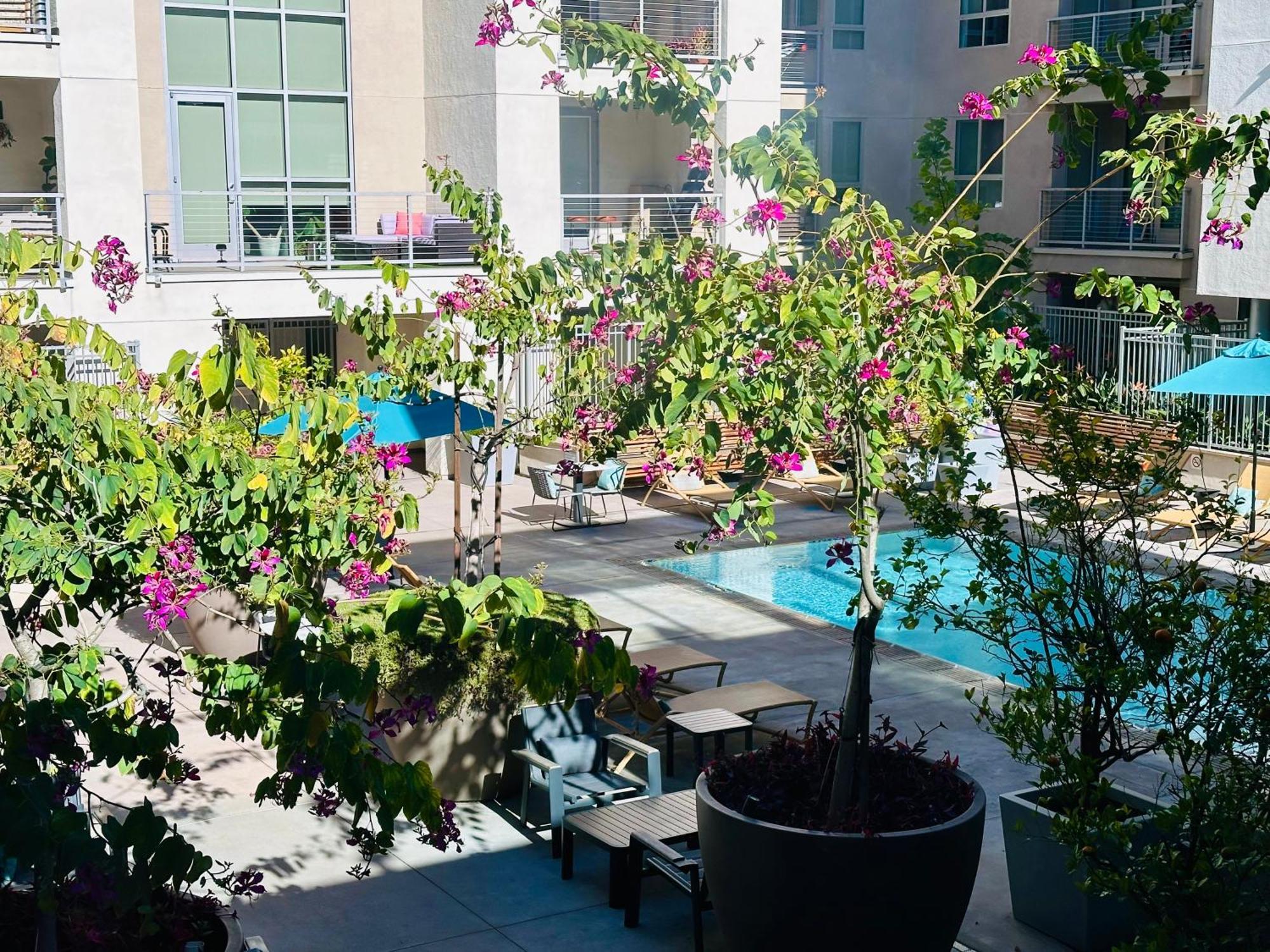 The Clouds Aparthotel Los Angeles Exterior foto